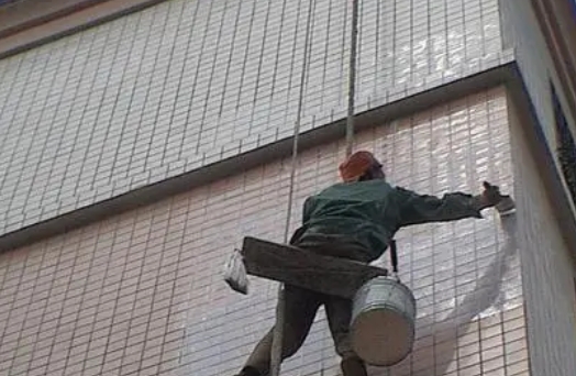 大庆市卫生间漏水维修公司分享下大庆市外墙防水的必要性。